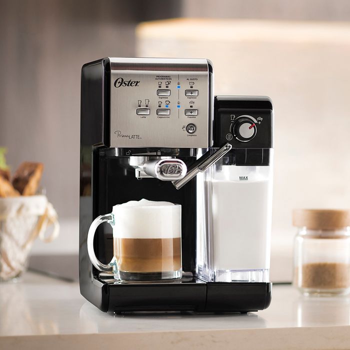 Cafetera automática PrimaLatte™ Oster® 19 bares BVSTEM6701SS - osterpe
