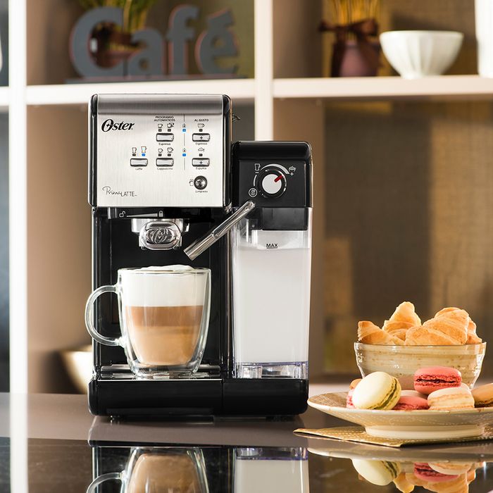 Cafetera automática PrimaLatte™ Oster® 19 bares BVSTEM6701SS - osterpe